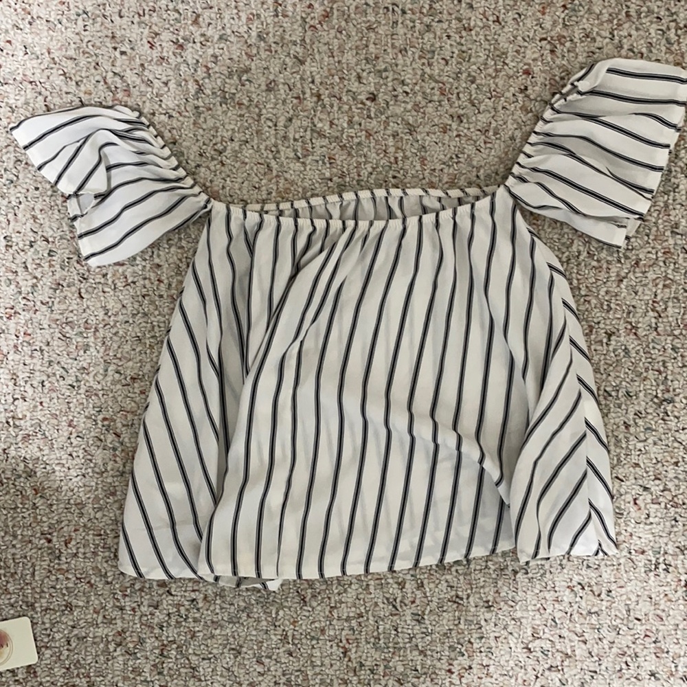 Cute off shoulder cropped top